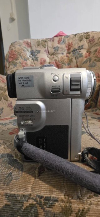 Sony Handycam DCR-PC1E videocamera