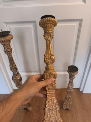 Candelabros dorados envejecidos