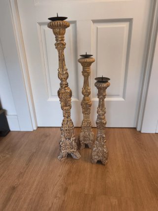 Candelabros dorados envejecidos