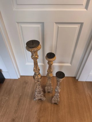 Candelabros dorados envejecidos