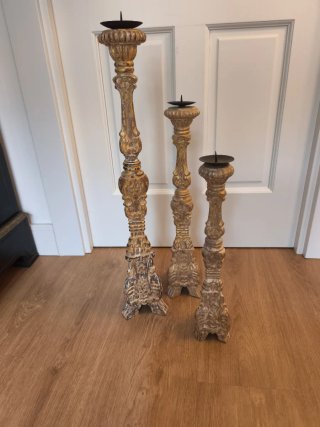 Candelabros dorados envejecidos