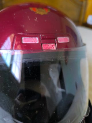 Casco de moto Gold Wing. Es un SHOEI pintado.