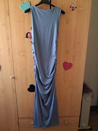 Vestido largo azul con fruncido