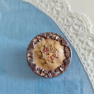 Botón joya antiguo,con filigrana en relieve.