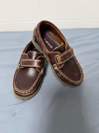 Náuticos niño piel marrón