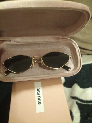 Gafas de sol Miu Miu rosas Dos modelos diferentes