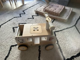 Correpasillos autobús infantil madera