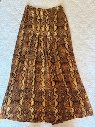 Pantalón Zara estampado serpiente nuevo