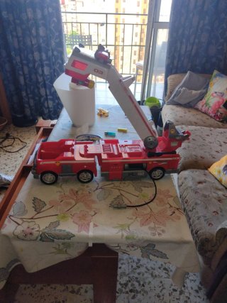 Camión de bomberos rojo