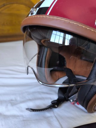 Casco de moto con tres viseras y bolsa. Hacer ofer