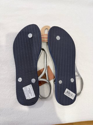 Havaianas Azul Marino y Plateadas Nuevas