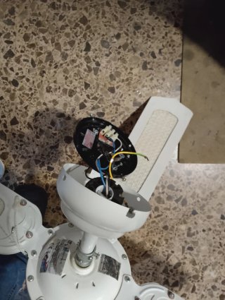 Ventilador de techo blanco