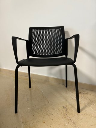 Escritorio oficina madera y silla azul