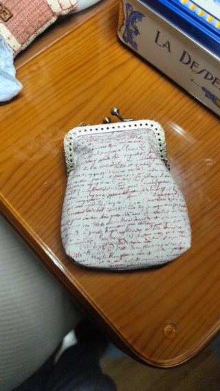 Monedero boquilla hecho a mano
