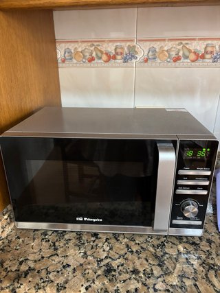 Microondas Orbegozo plateado