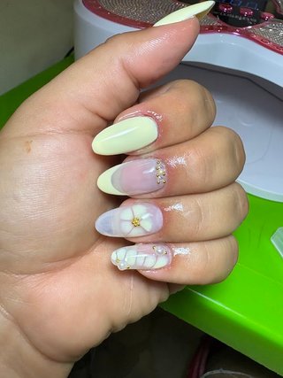 se realizan uñas soft gel, jelly  tips, acrigel