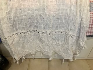 Cortinas blancas de tela