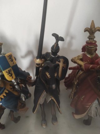 Statuine Cavalieri Medievali