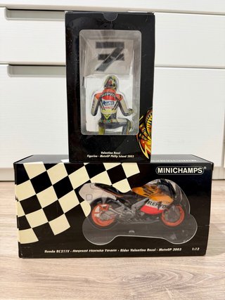Honda RC211V 2003 V. Rossi + Figura