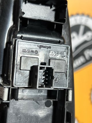 Botonera Elevalunas VW Polo/Seat 6Q1 867 171 E