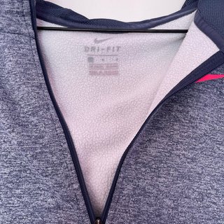 Chaqueta deportiva Nike gris azulosa
