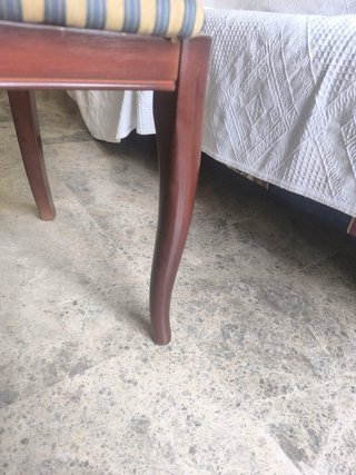 Sillas de comedor de madera y tela
