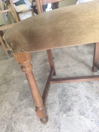 Sillas de comedor de madera y tela