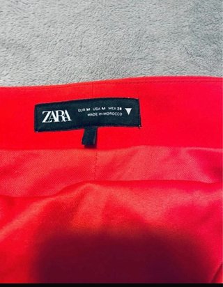Vestido rojo Zara strapless fruncido