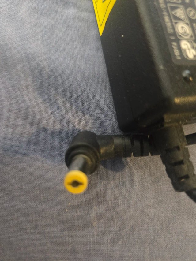 Cargador HIPRO 19V 3.42A 65W