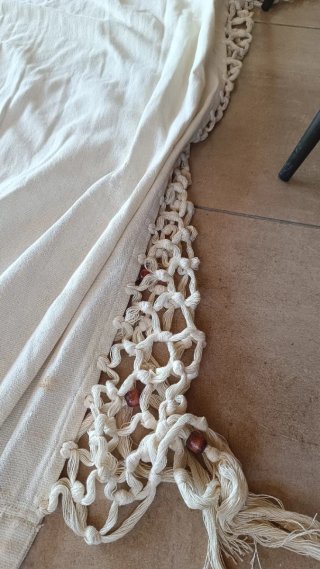 Hamaca tela y madera beige con flecos