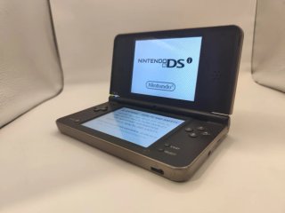 Nintendo DSi XL Preta + Cartucho Acekard