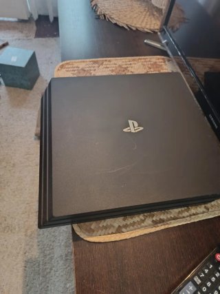 PS4 (PlayStation 4) Negra + Accesorios