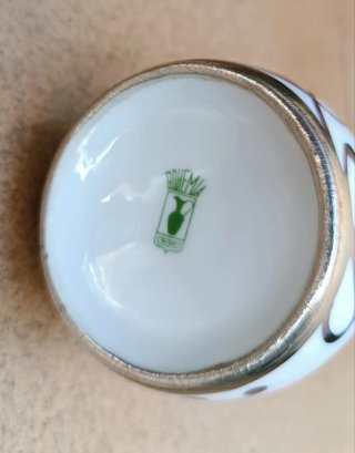 Jarrón de porcelana pintado a mano