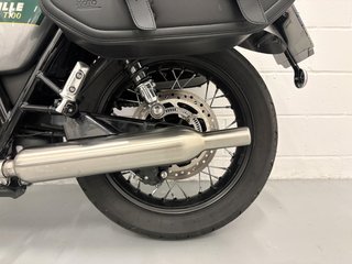 TRIUMPH BONNEVILLE T100