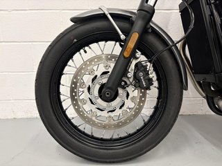 TRIUMPH BONNEVILLE T100