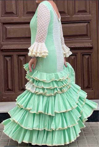 Vestido de flamenca verde y blanco