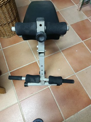 Banco de abdominales ajustable y plegable