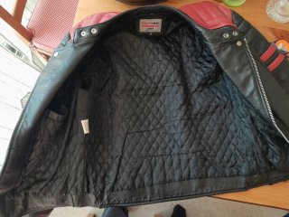 Chaqueta motera de cuero