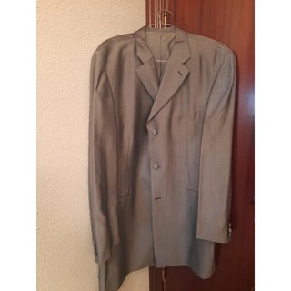 Traje de novio elegante y moderno –5 horas de uso