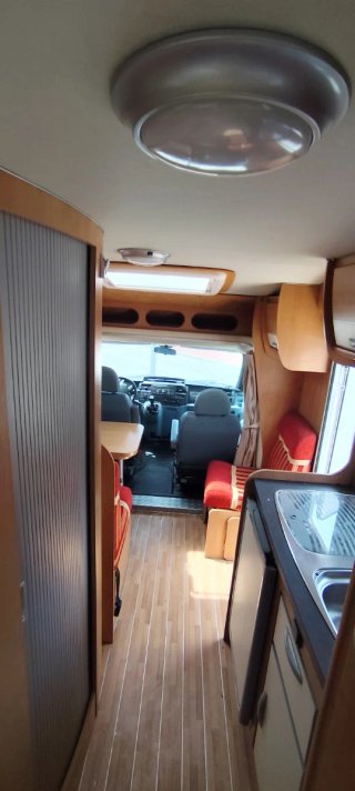 Autocaravana RollerTeam Ford garage KP