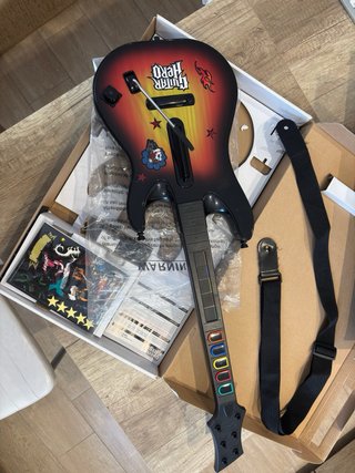 Guitarra Guitar Hero 5 PS2 con Caja y Accesorios