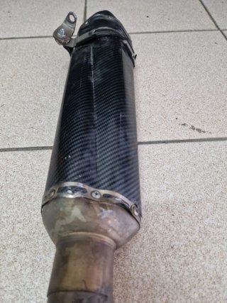 Escape para Scooter Fibra de Carbono