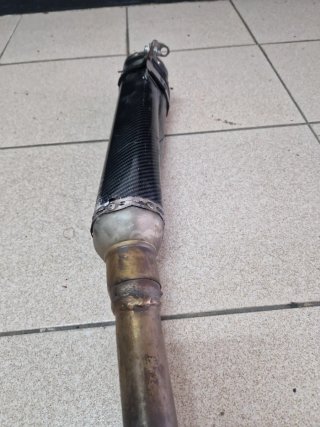 Escape para Scooter Fibra de Carbono