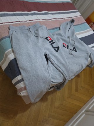 Conjunto deportivo Fila gris