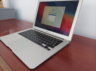 MacBook Air 13 2017 i5 8GB RAM 256GB SSD Plata