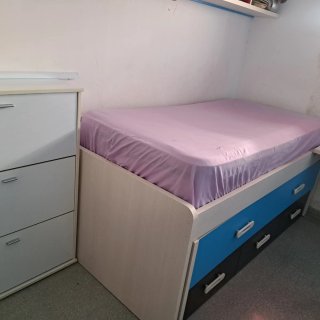 Cama infantil con escritorio y cajones