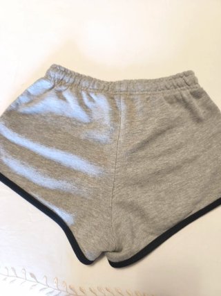 Pantalón corto gris BERSHKA
