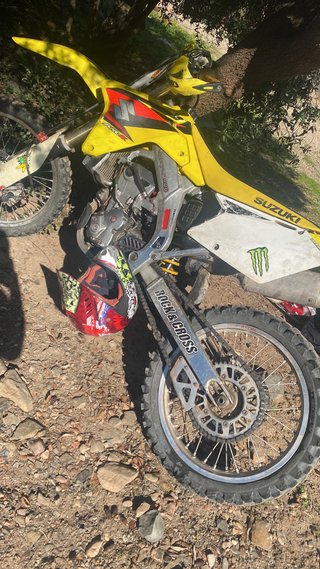 Suzuki Across 2005