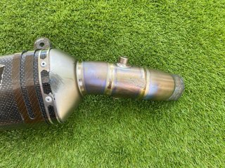 Akrapovic Escape Carbono