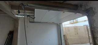 PUERTA GARAJE AUTOMÁTICA 2400x2300 mm.